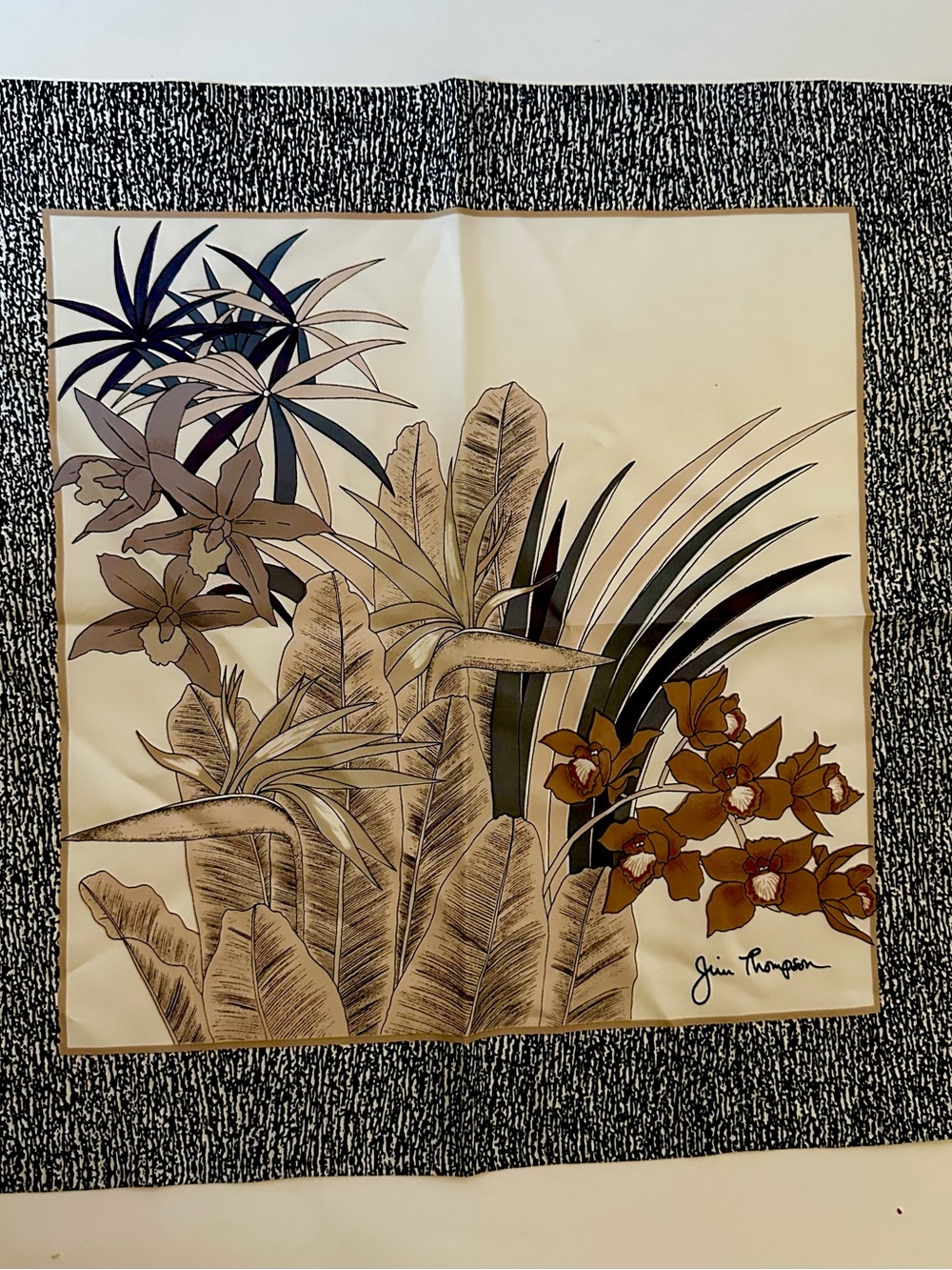 VTG JIM THOMPSON 100% SILK TROPICAL PLANTS SCARF WALL HANGING NAPKIN 16” X 16”